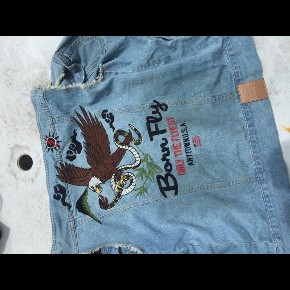 Wash out sleeveless jean jacket